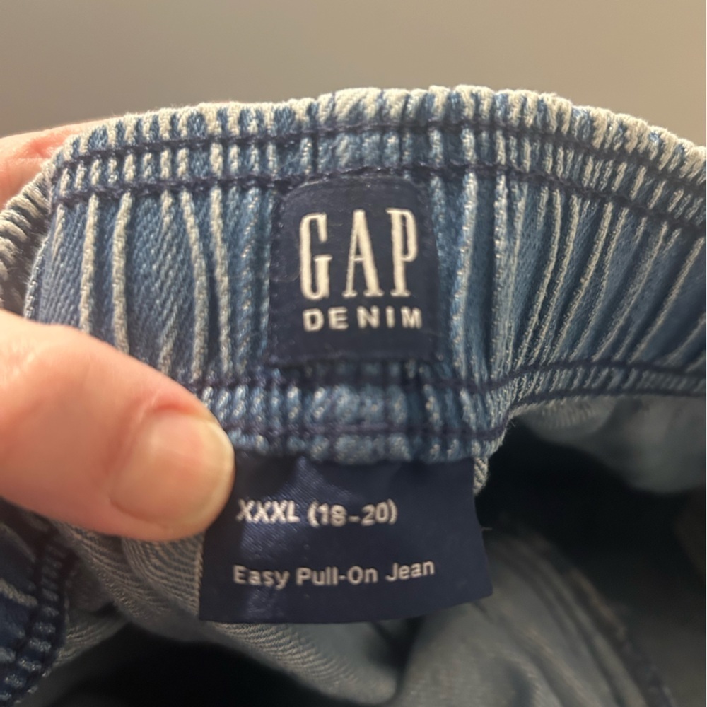 GAP Relaxed Fit Light Blue Jeans - Picture 4 of 5